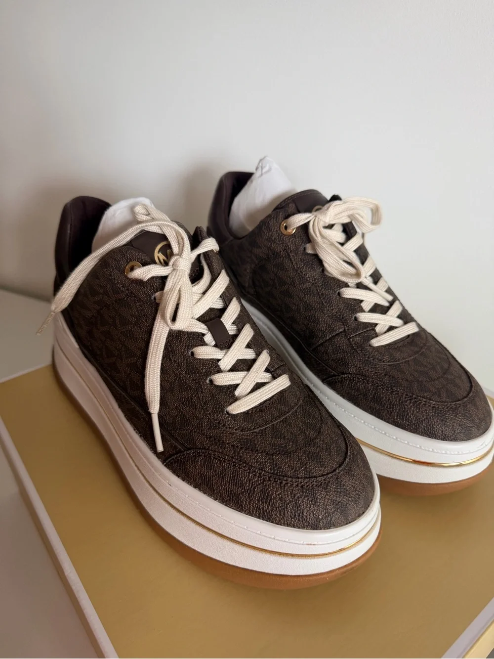 Michael Michael Kors Hayes Platform Sneaker  size 9